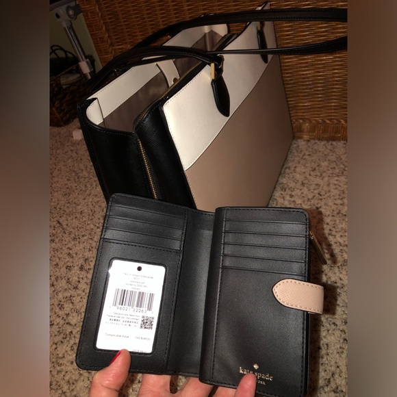 Includes NWT Matching Wallet - Like New Kate Spade Laptop Bag - Picture 2 of 15